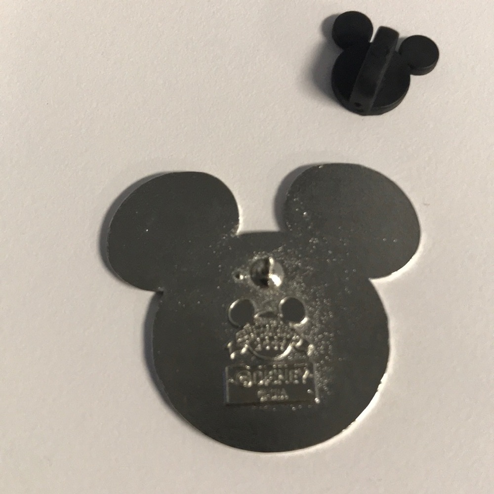 Disney Trading Pin - Mickey China - Picture 2 of 2